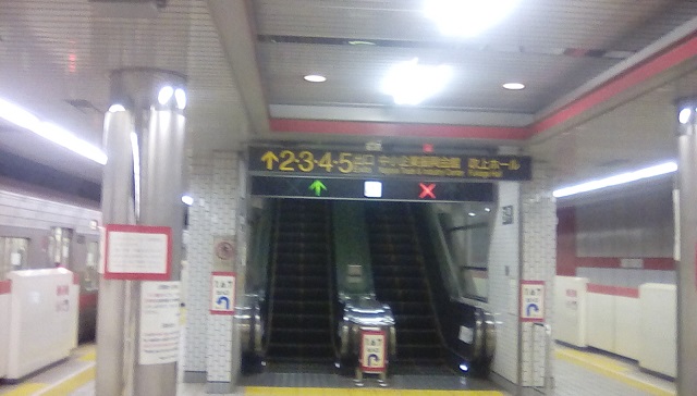 吹上駅エスカレータ