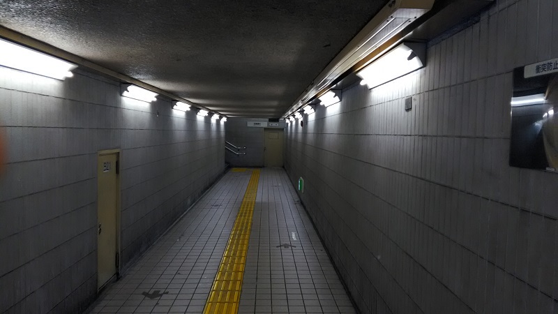 伏見駅連絡階段