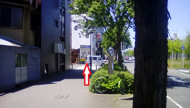大通りを直進